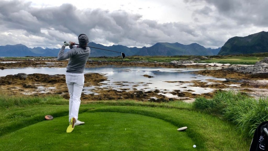 La experiencia vikinga en Lofoten Links, donde se puede jugar golf las 24 horas